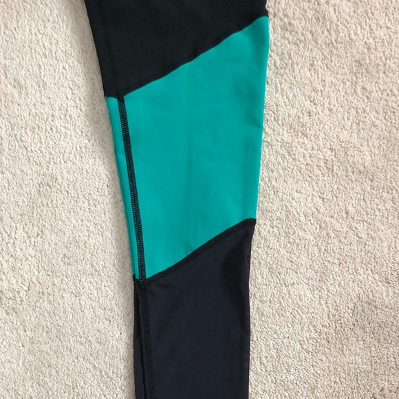 HI Finest Workout Leggings - Picture 2 of 4